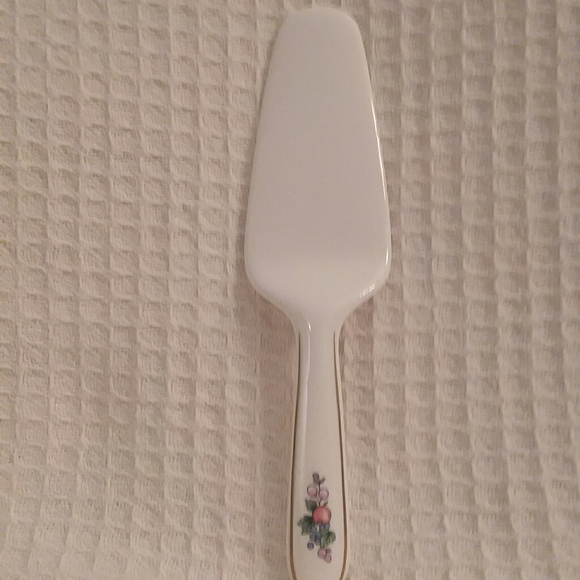 Christopher Stuart Bone China Cake Plate/Server - Picture 8 of 12